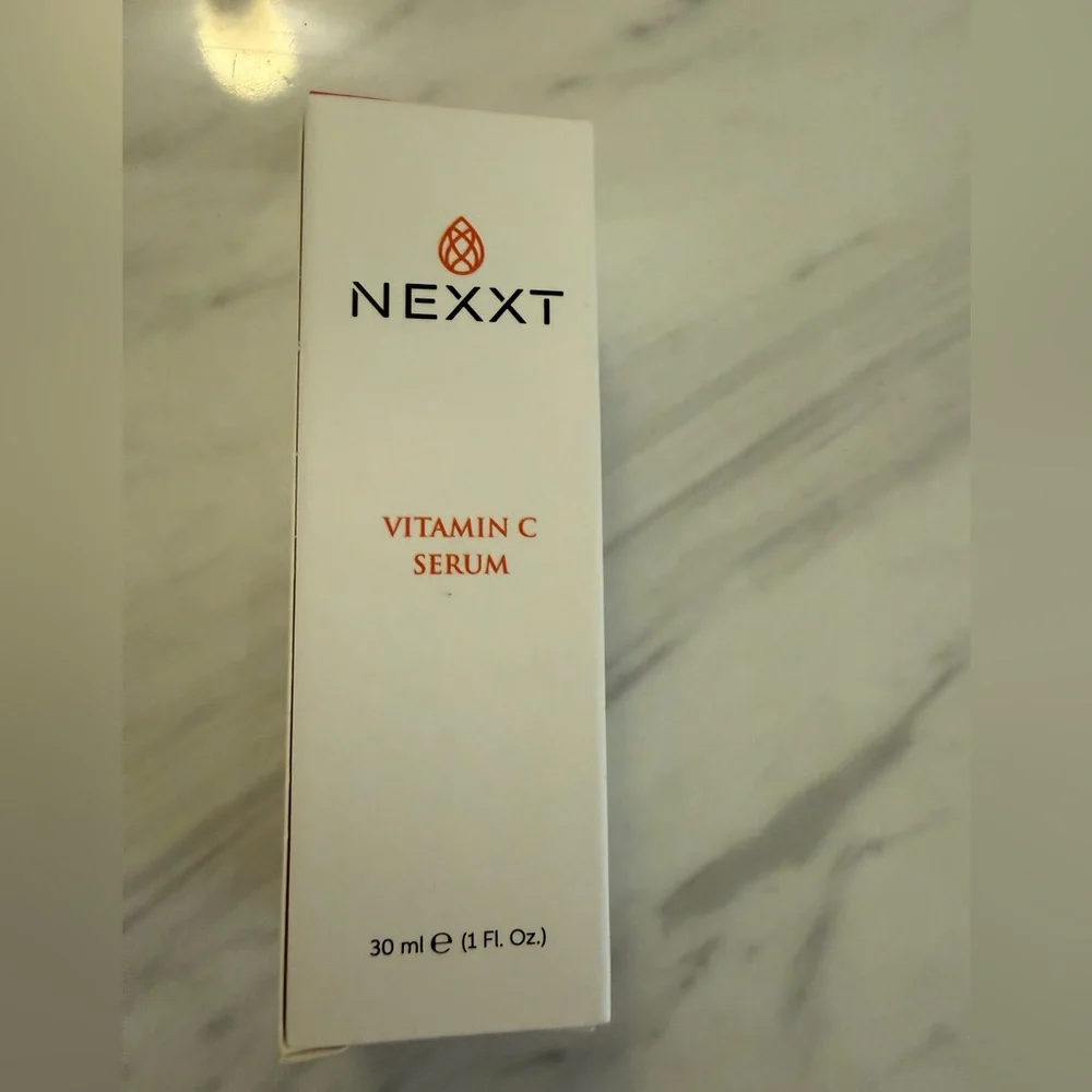 BUNDLE Nexxt Vitamin C Serum, Lip Plumper&Mask, Revive Eye Cream & Retinol Serum - Picture 3 of 10